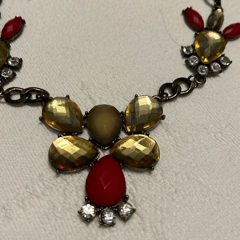 Beautiful statement necklace in deep yellows and red with dark colored chain - Picture 1 of 3